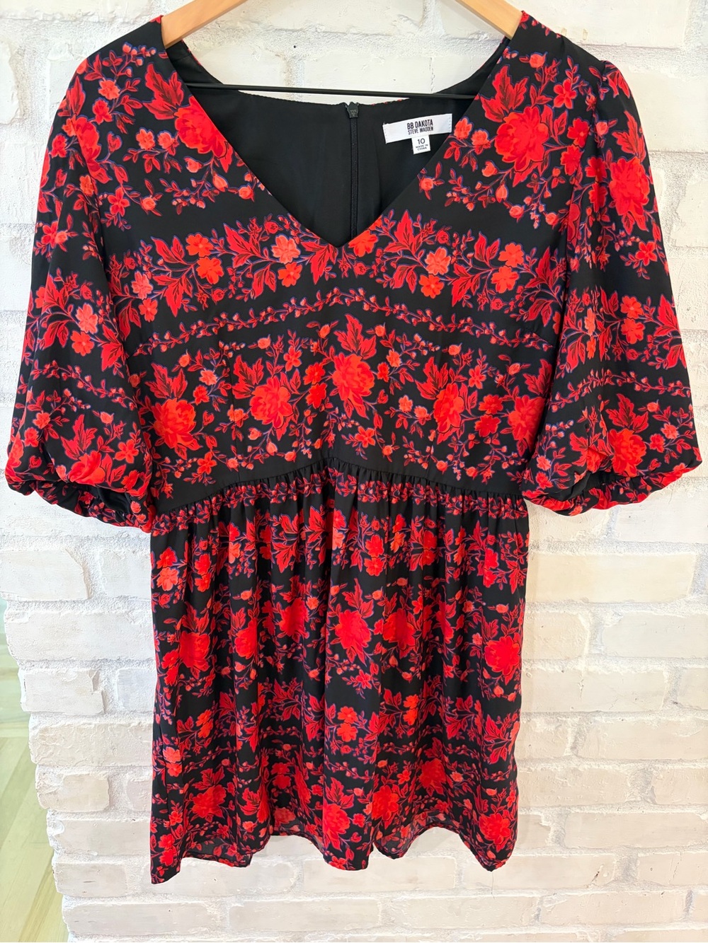 BB Dakota by Steve Madden floral puff-sleeve mini dress (B4)